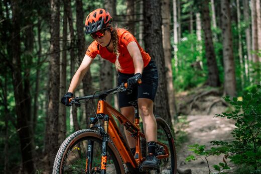 KTM Macina Scarp SX 03 | Lehká elektrokola Bosch SX