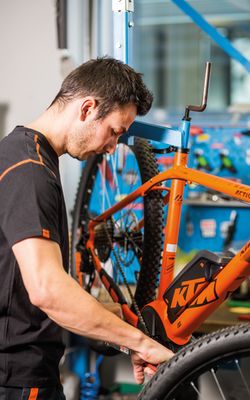 Až po montáž. | Galerie: Kola KTM - Made In Austria více než 50 let