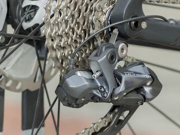 Přehazovačka Shimano Ultegra Di2, kazeta 11 sp 11-28 zubů | MACINA MEZZO