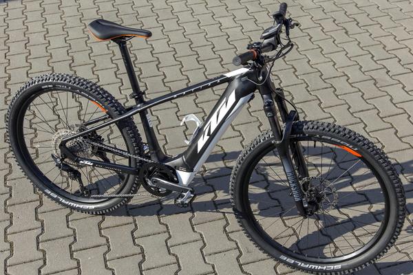 Elektrokolo KTM MACINA TEAM 272 dámské 2021 - horské elektrokolo KTM s pevným rámem - Galerie #1