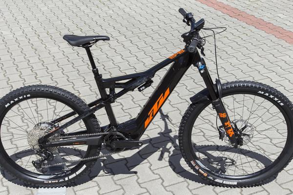 Elektrokolo KTM MACINA KAPOHO MASTER 2022 - elektrokolo KTM, horské celoodpružené - Galerie #1