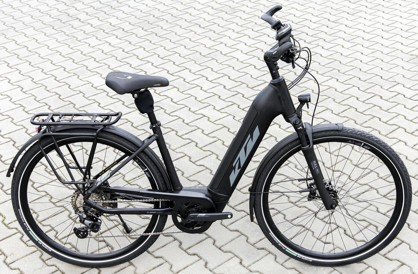 MACINA TOUR CX 610 US 2022 black - elektrokolo KTM, městské a silníční | Elektrokola KTM