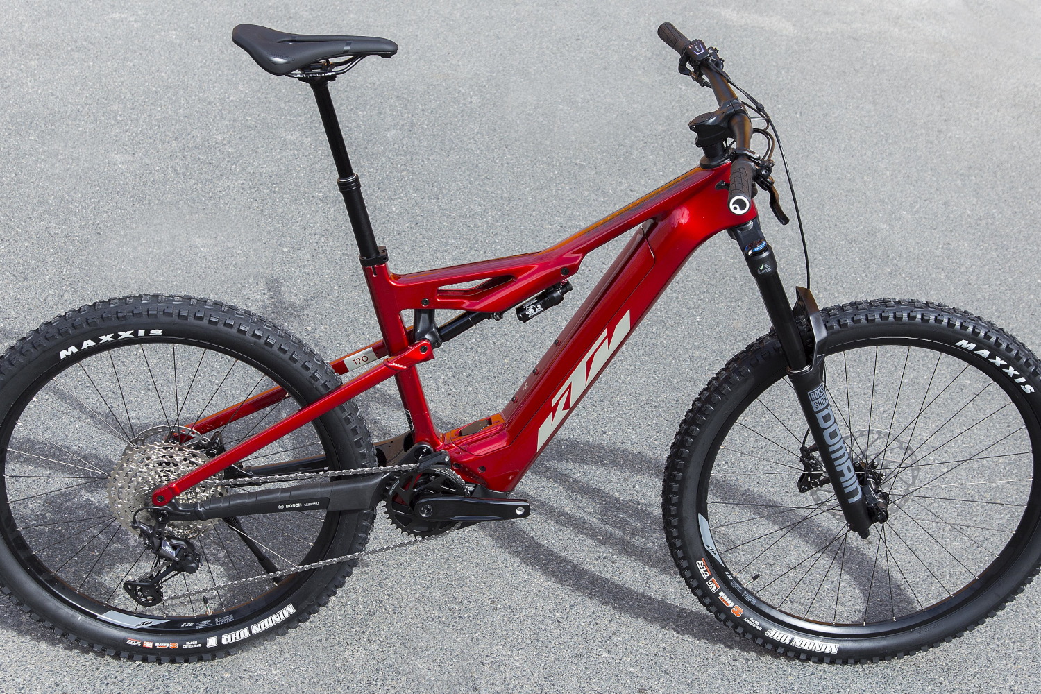 MACINA PROWLER ELITE 2024 elektrokolo KTM, horské celoodpružené