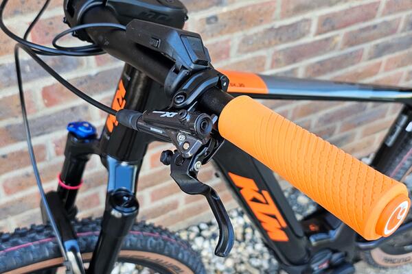 Elektrokolo KTM MACINA RACE SX LIGHT 2024 - horské elektrokolo KTM s pevným rámem - Galerie #4