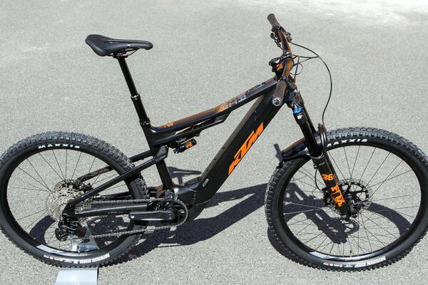 Elektrokolo KTM MACINA KAPOHO MASTER TRP - elektrokolo KTM, horské celoodpružené - Galerie #1