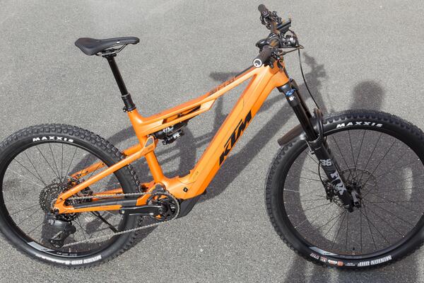 Elektrokolo KTM MACINA KAPOHO PRO L Di2 - elektrokolo KTM, horské celoodpružené - Galerie #1